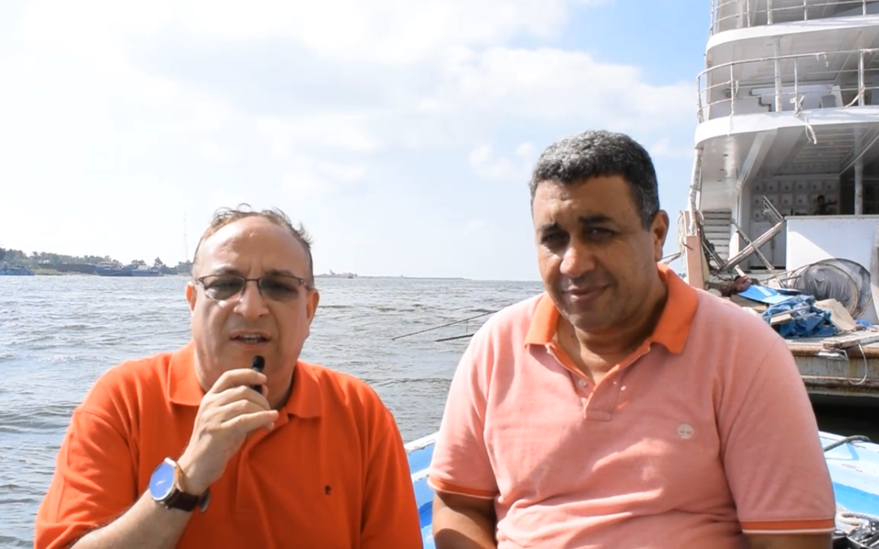 Un homme d’affaires égyptien immigré en France discute de faits dangereux concernant la migration illégale de la population rurale vers l’Europe (Vidéo)